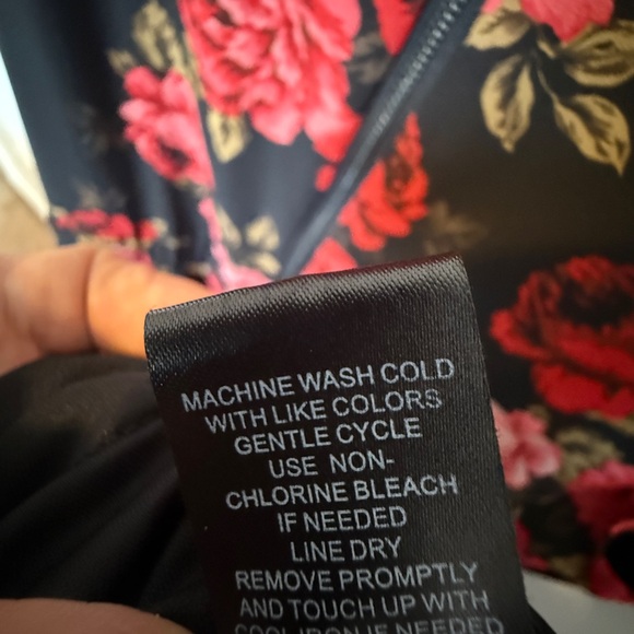 Torrid Black and Red Floral Dress - Picture 6 of 7